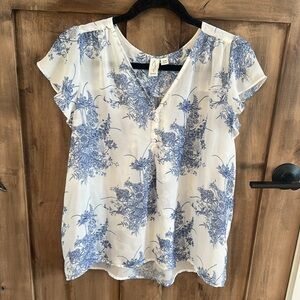Joie 💚 Blue and White Botanical/ floral print Blouse